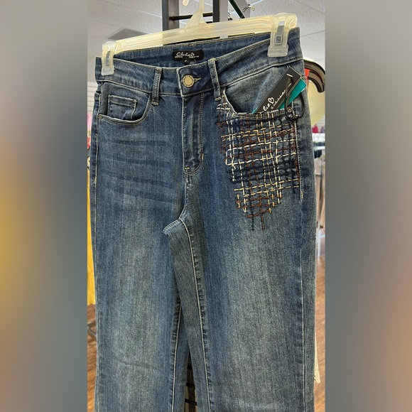 Charlie B wide flare leg embroidered New - Picture 2 of 4